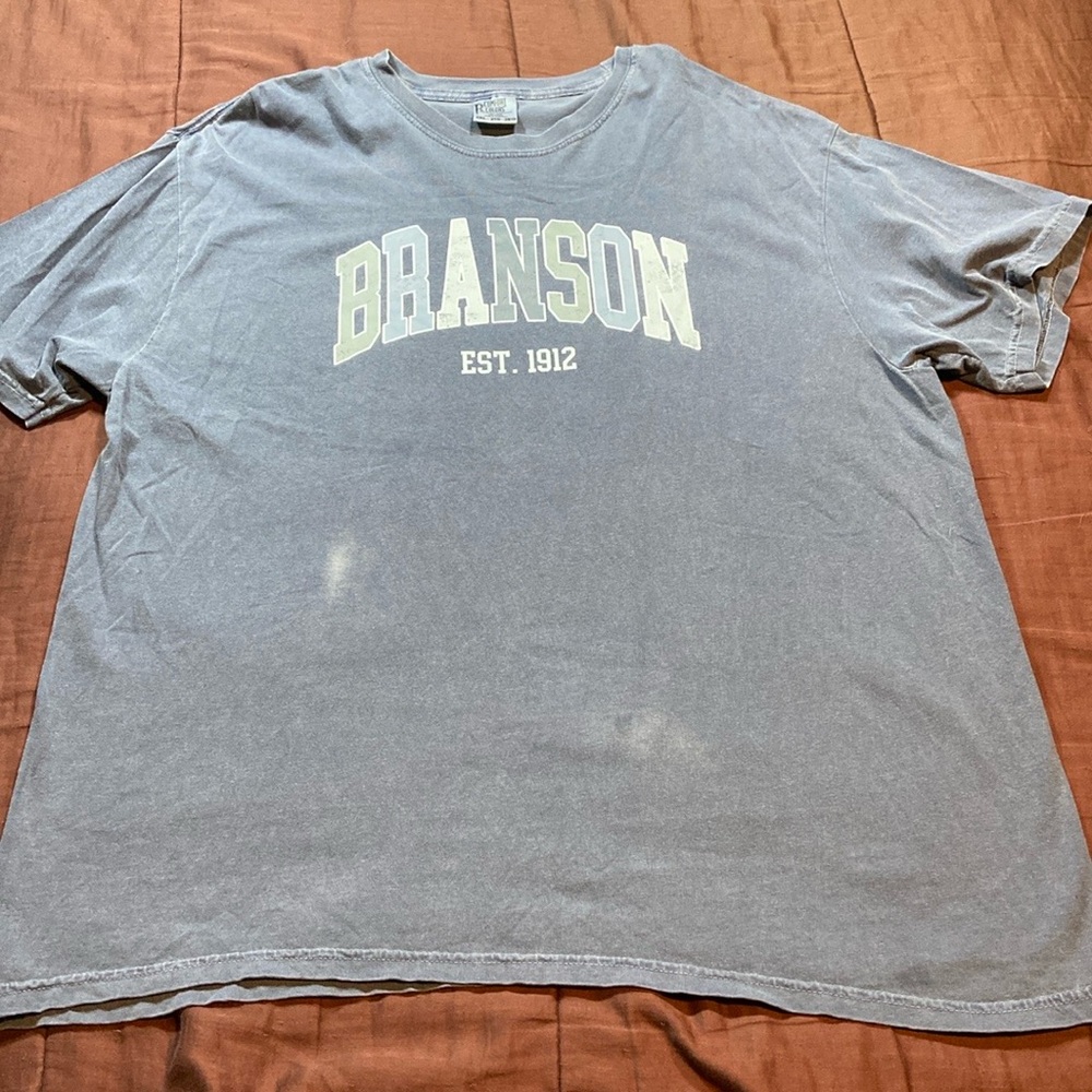 Pullover Short Sleeve Tee. Comfort Colors Brand. GUC!